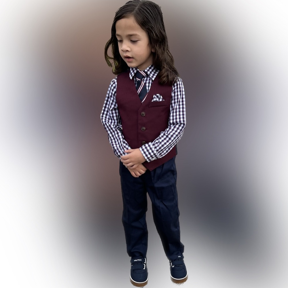 Beautiful suit for toddlers.